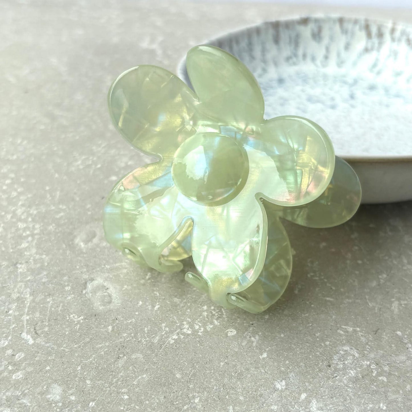 Green Pearlescent Daisy Claw Clip