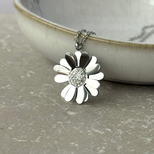 Tarnish Resistant Daisy Necklace