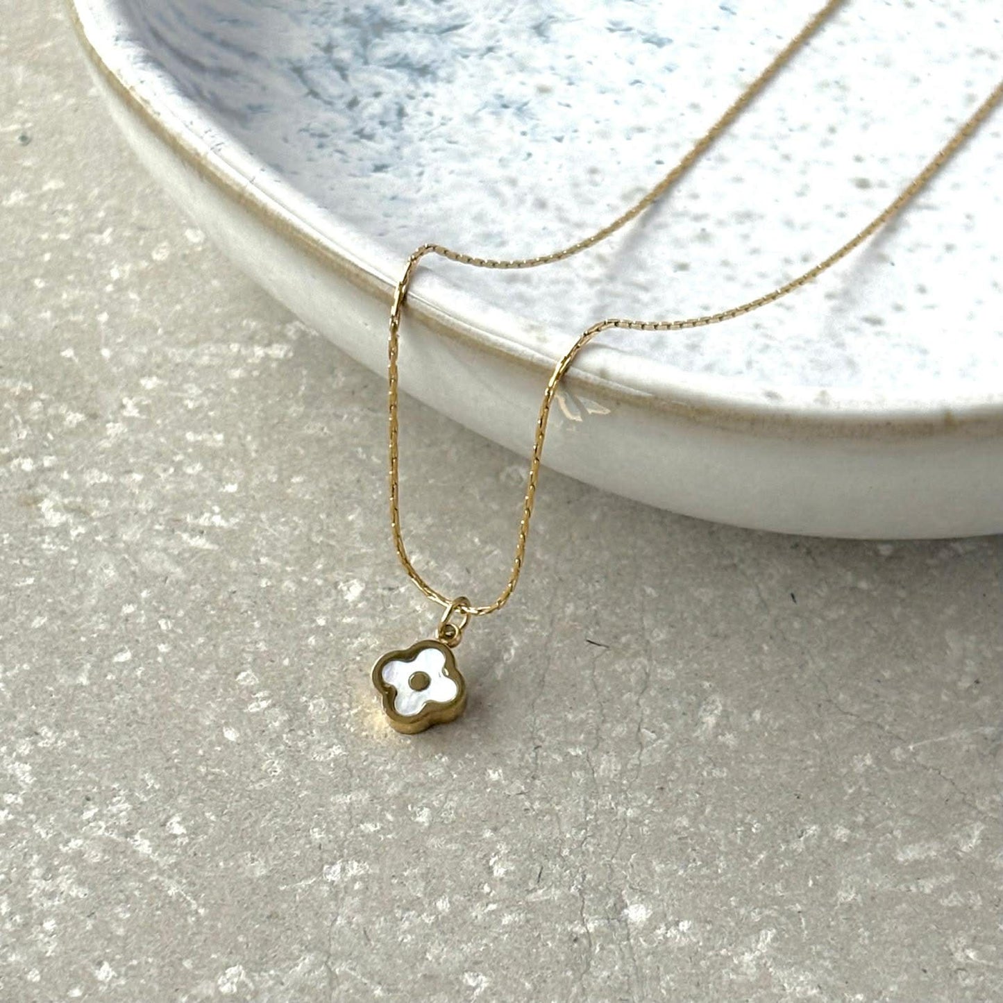 Tarnish Resistant Dainty Geometric Flower Necklace